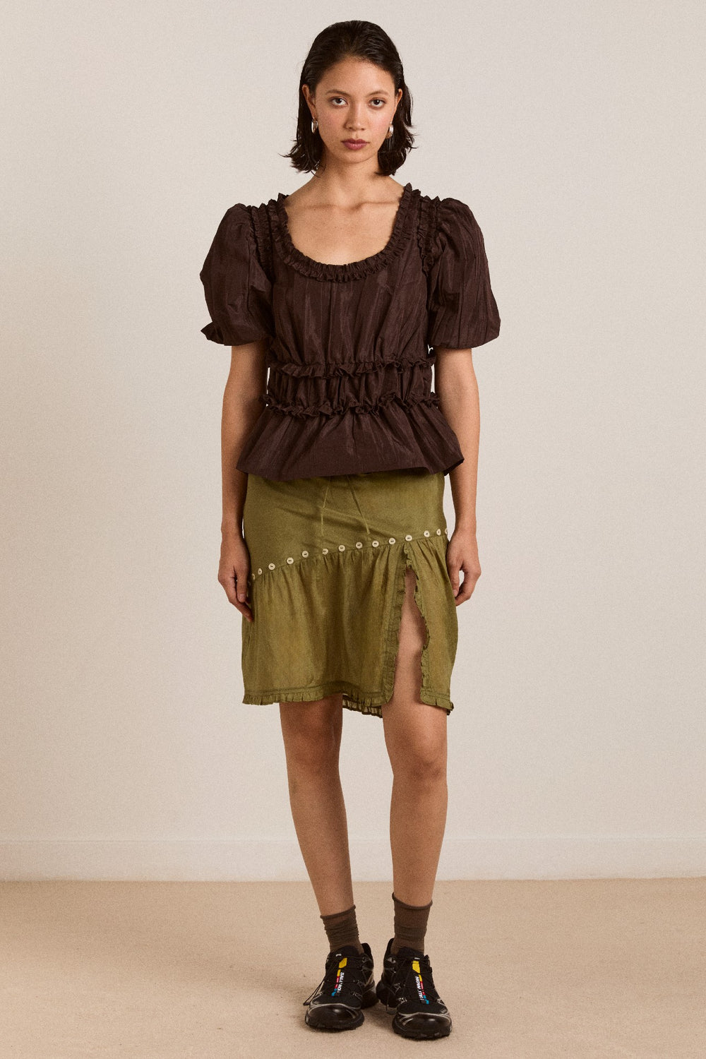 everly ruffle blouse - choc taffeta