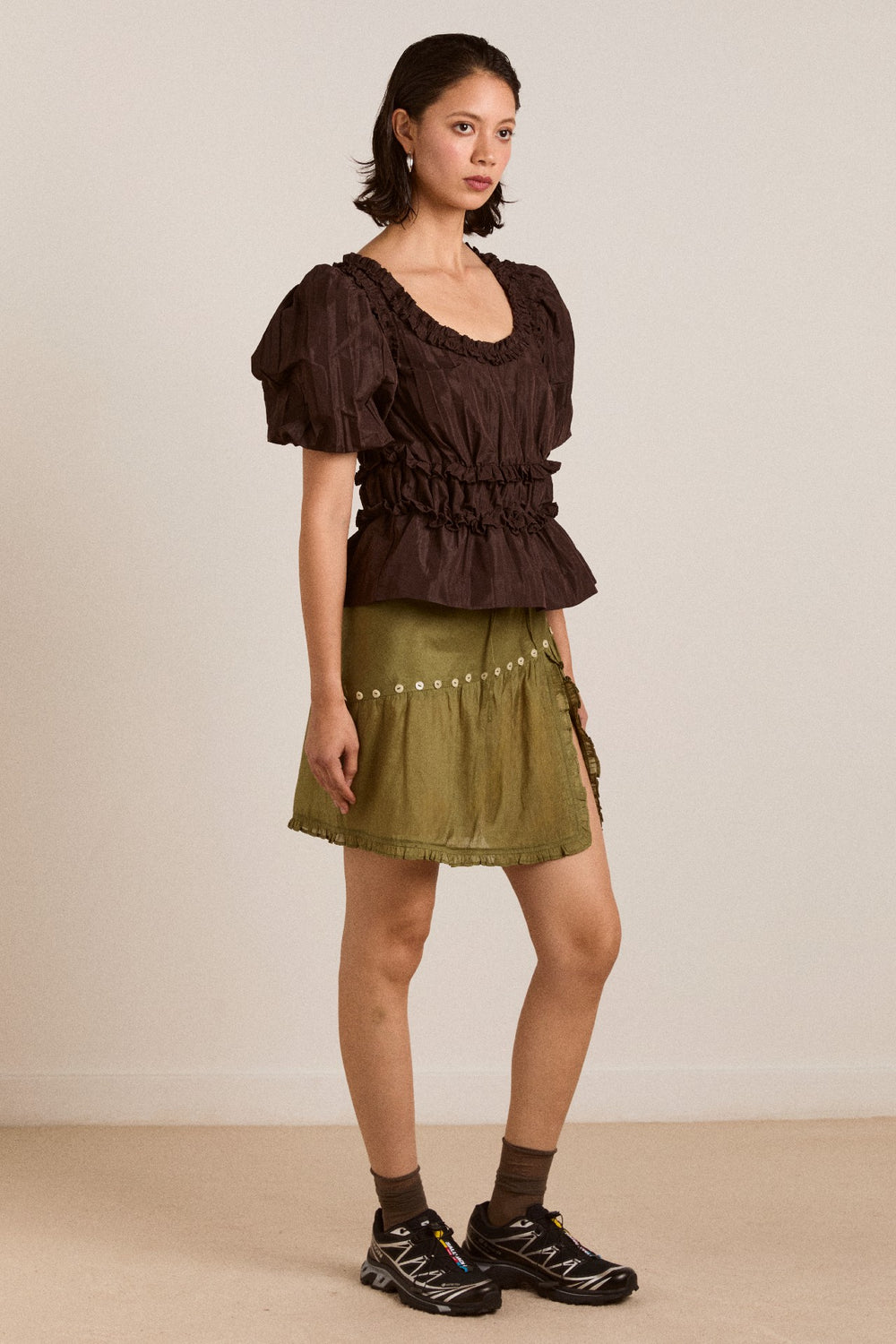 everly ruffle blouse - choc taffeta