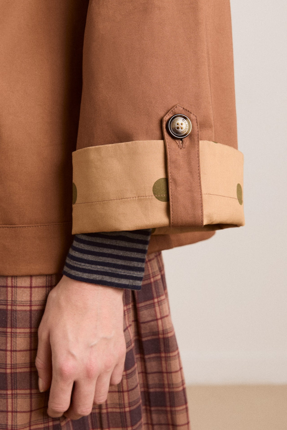 reversible jerry crop trench coat - camel spot