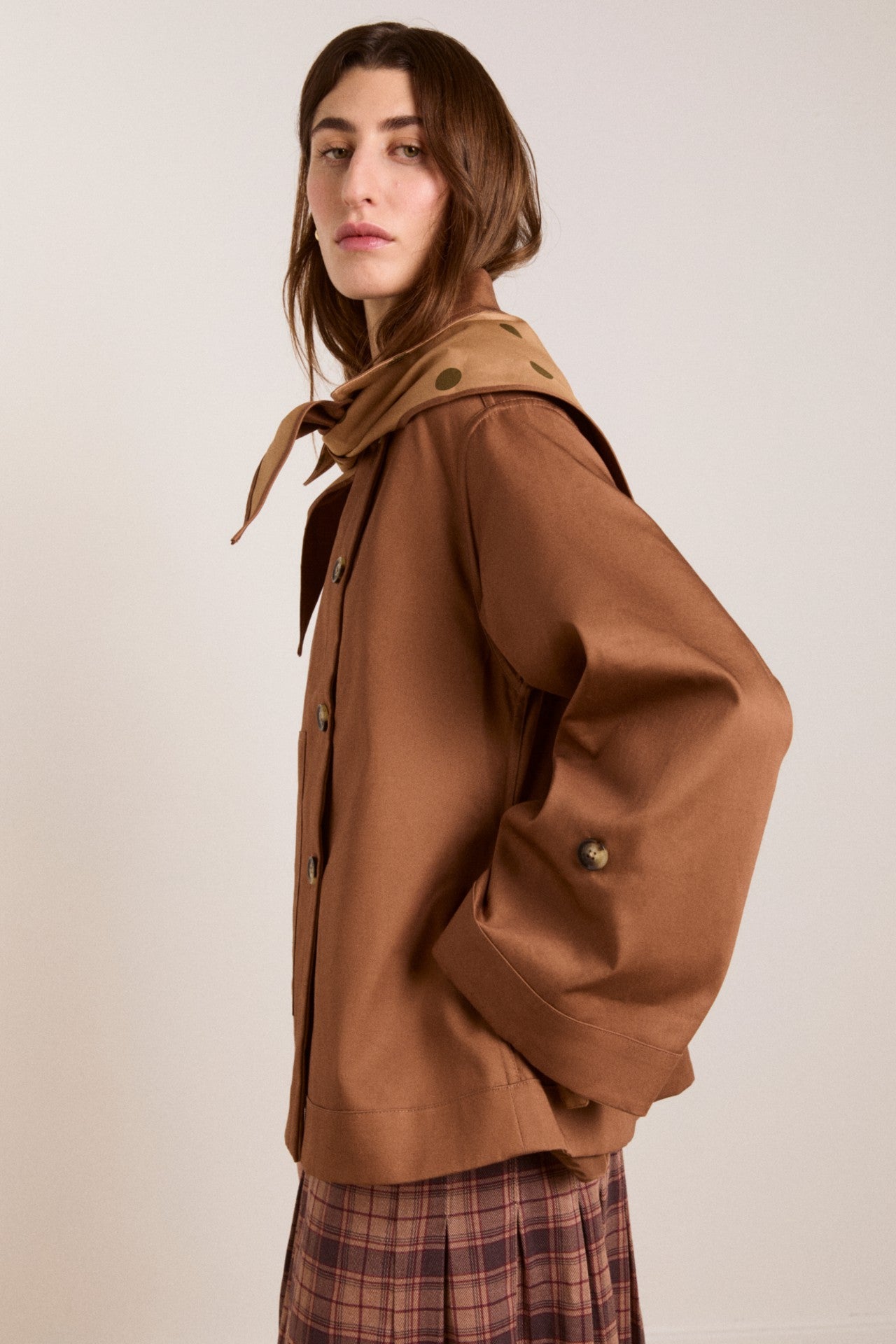 reversible jerry crop trench coat - camel spot