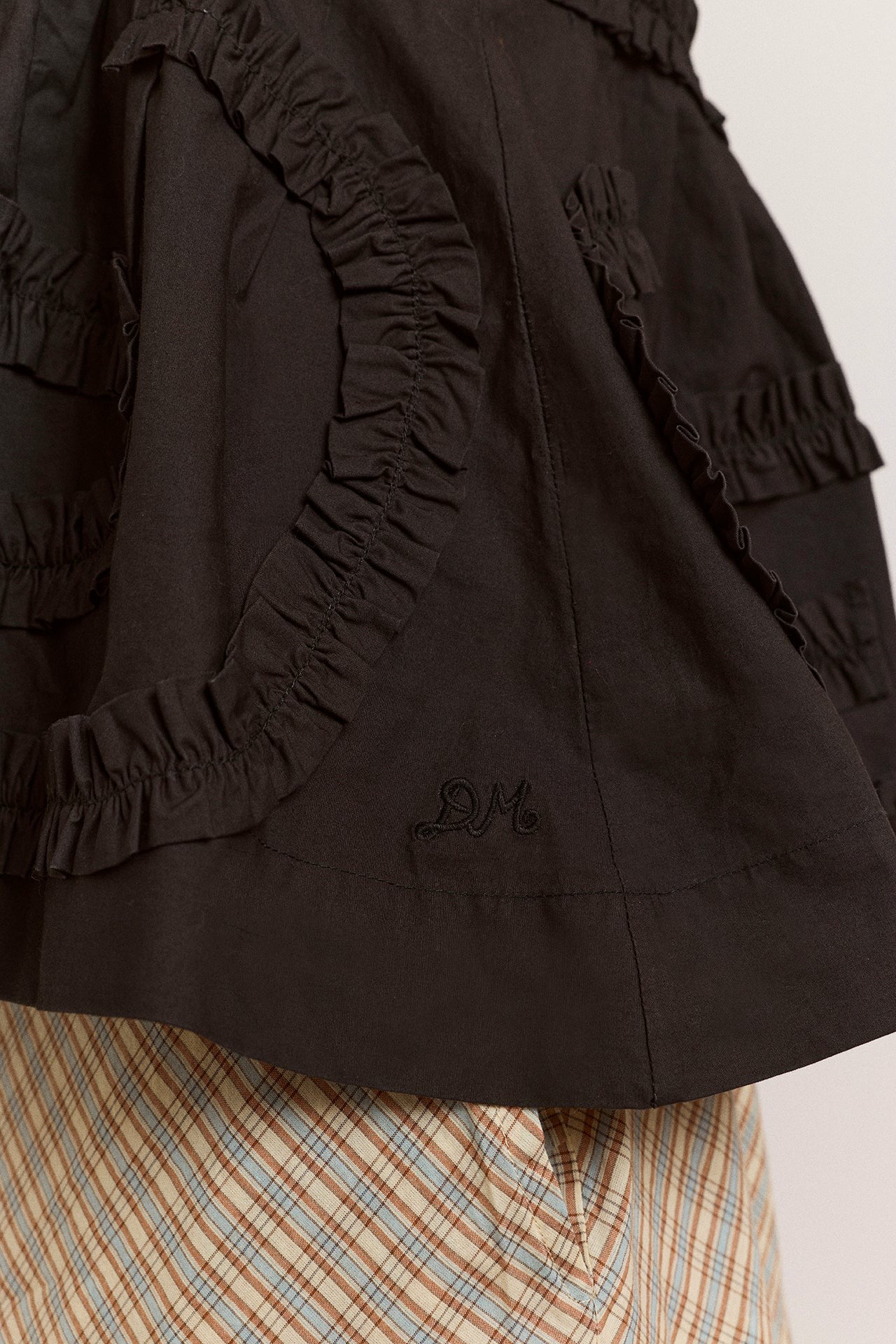 stella ruffle cami - black