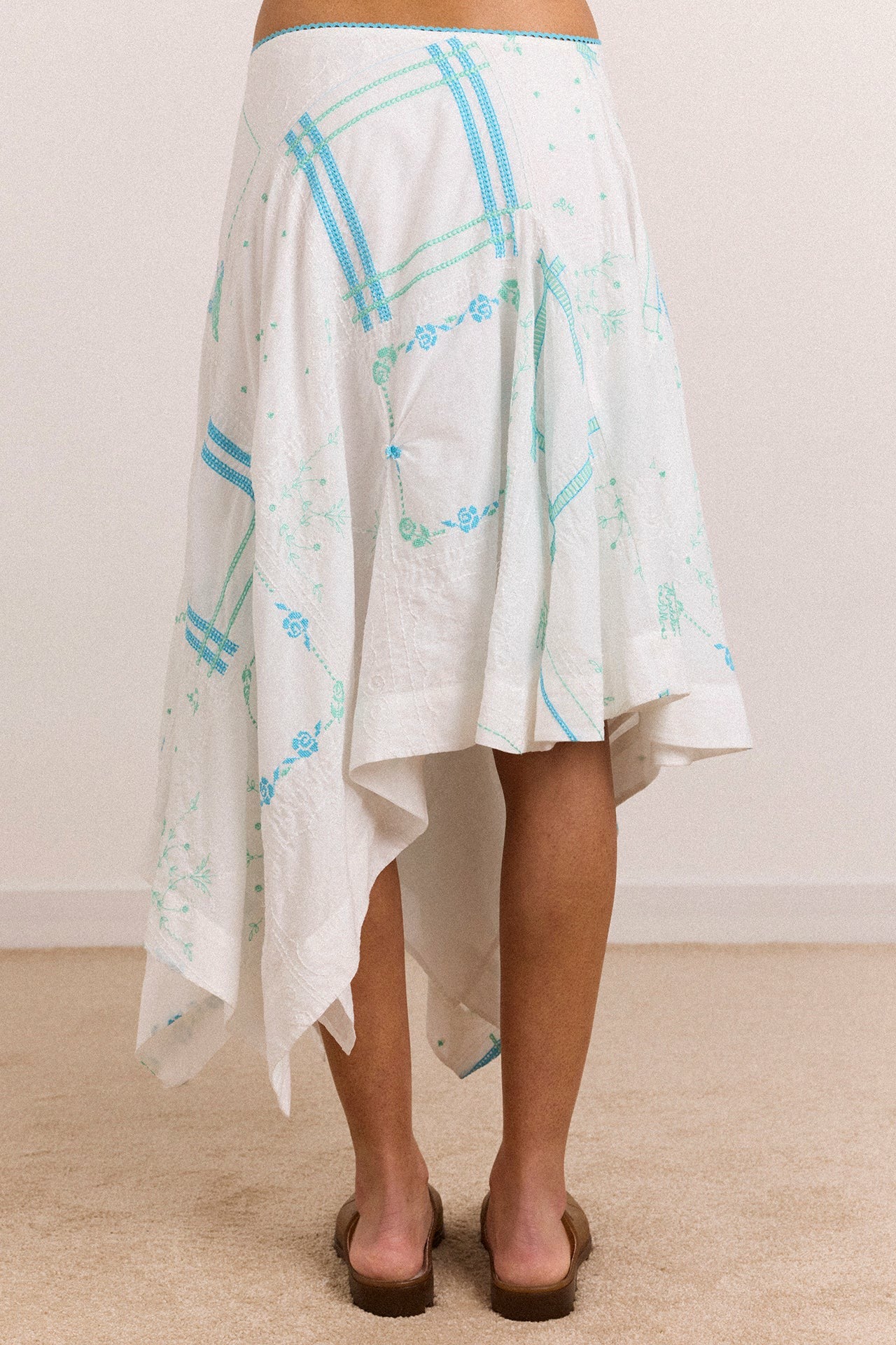 corinne hanky hem midi skirt - white/blue embroidery