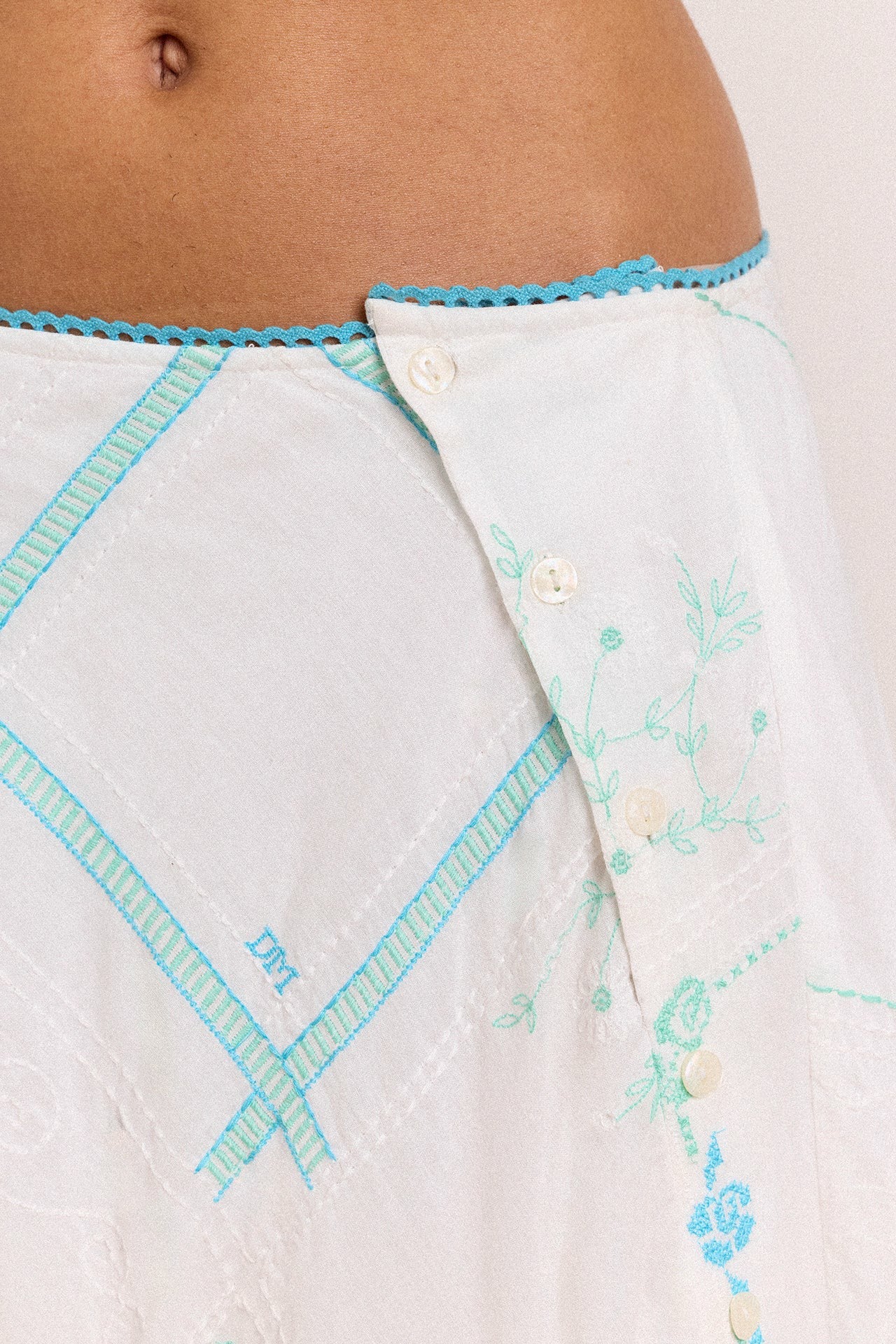 corinne hanky hem midi skirt - white/blue embroidery
