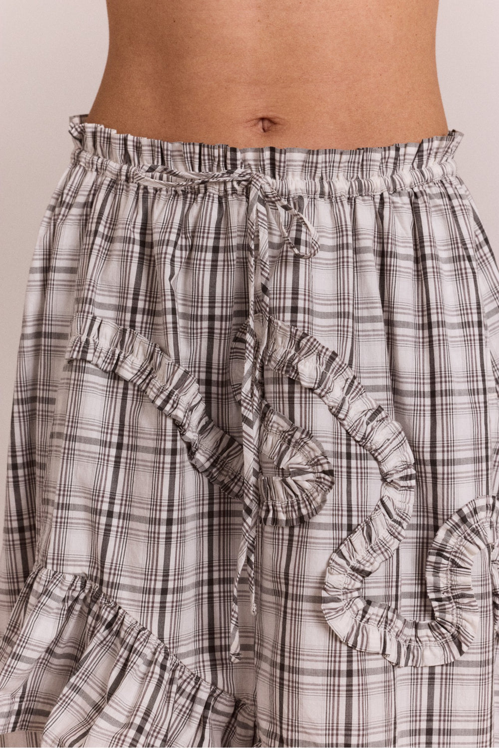 catie ruffle midi skirt - greyscale check