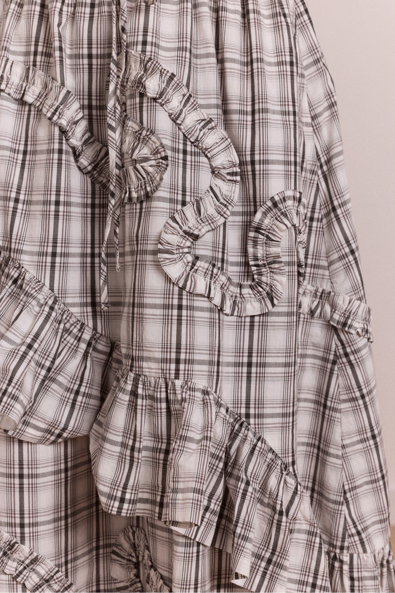 catie ruffle midi skirt - greyscale check