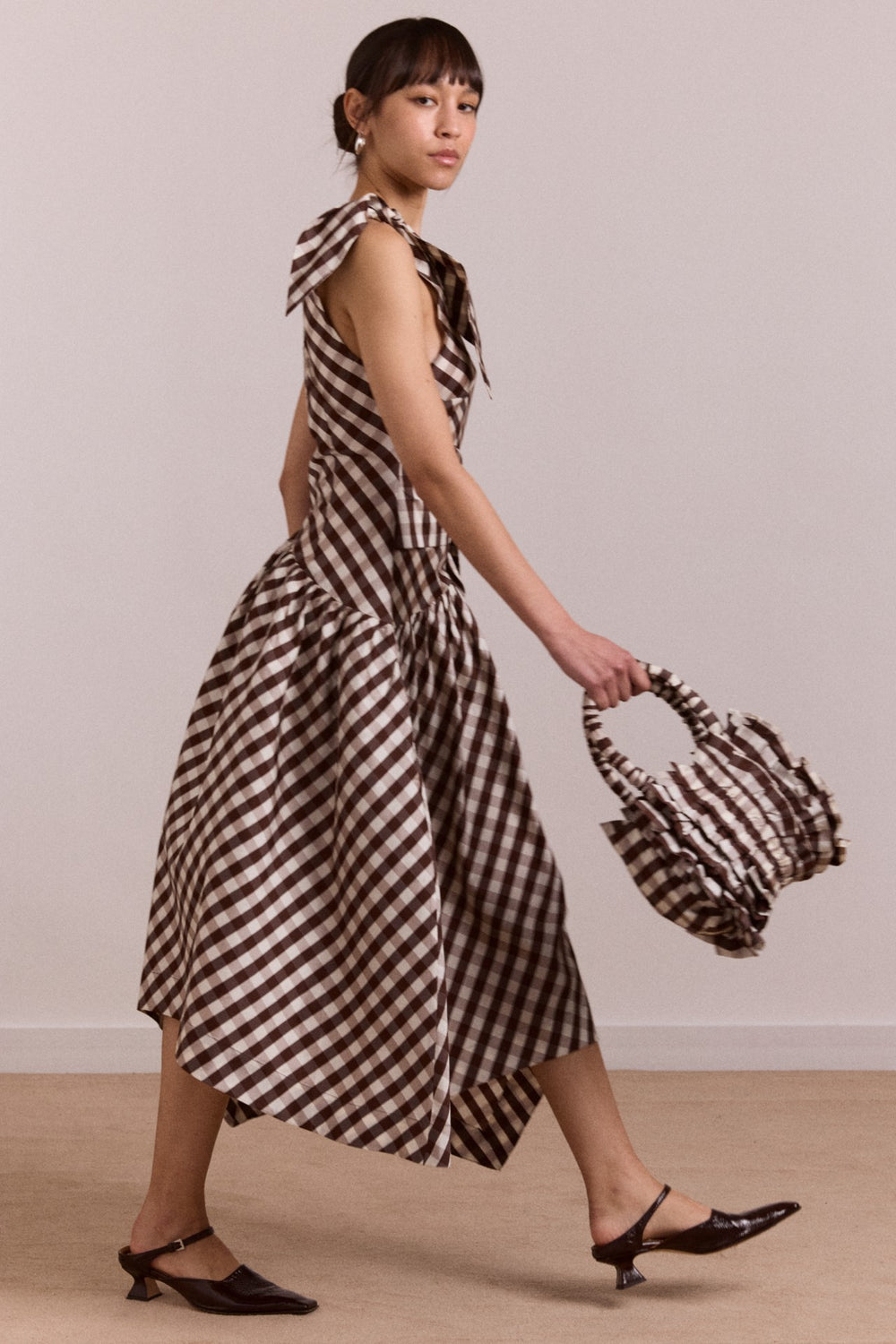 alani ruffle bag - choc