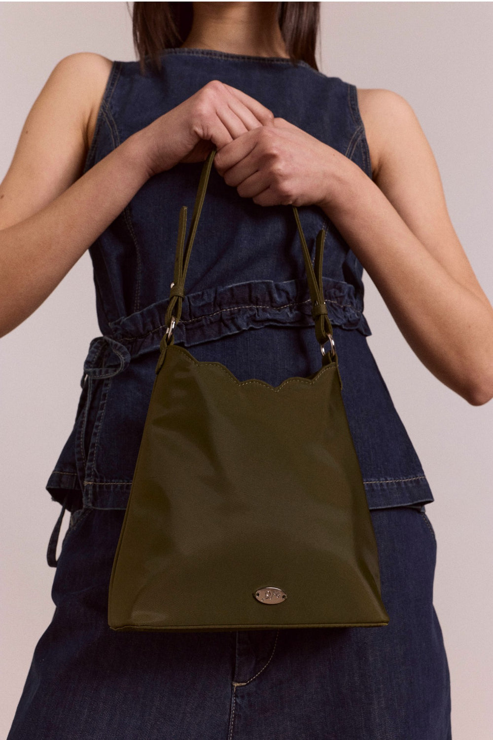 lorelai bag in heavy satin - olive