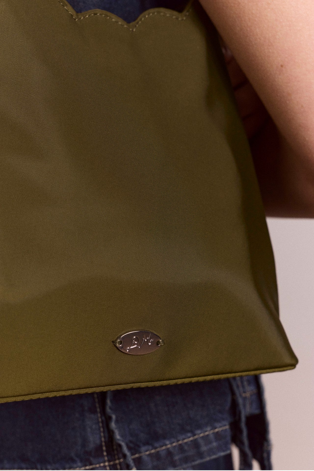 lorelai bag in heavy satin - olive
