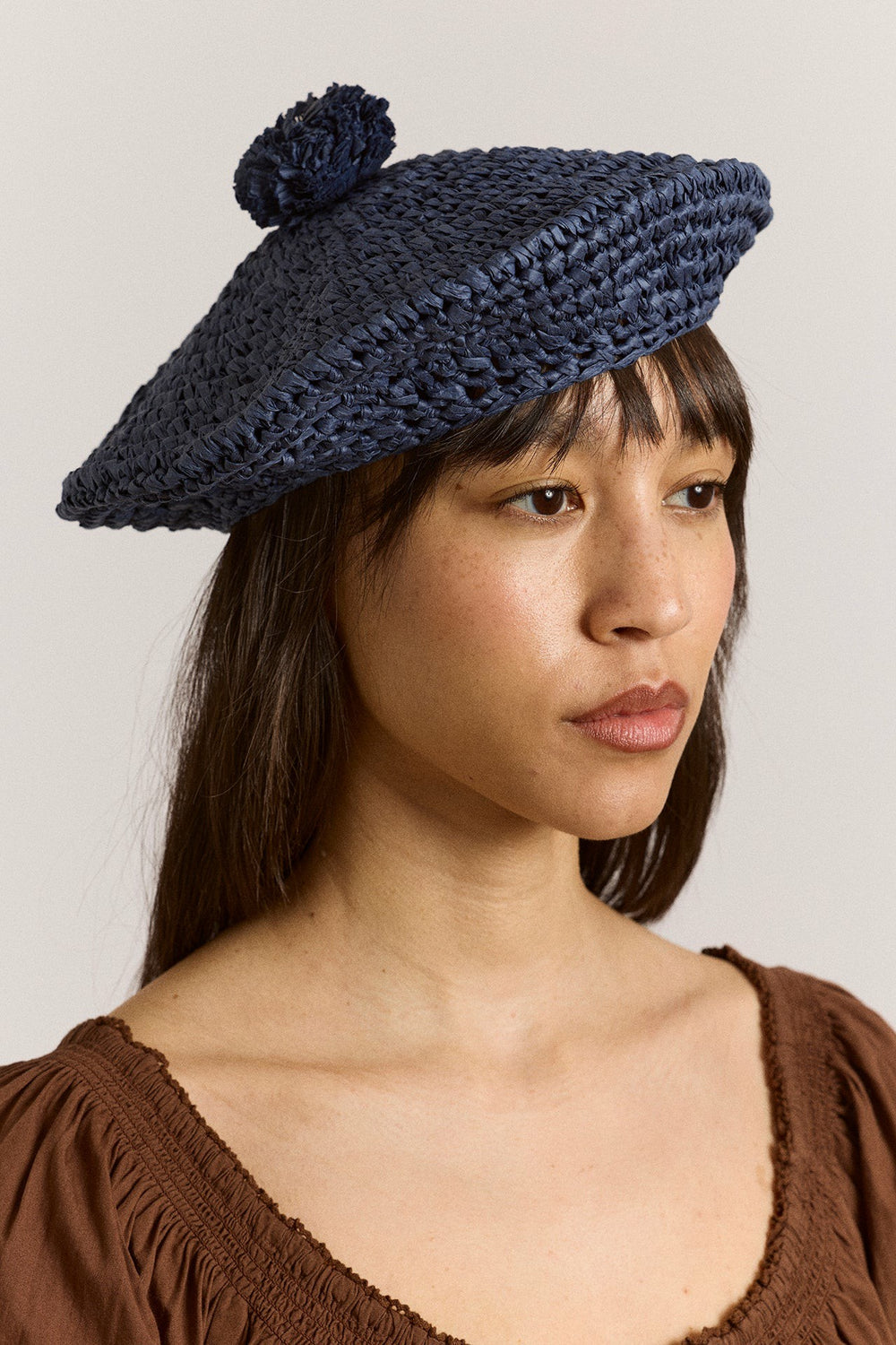 raffia pom pom beret - navy