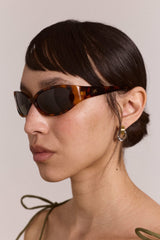 sporty wrap around sunglasses - tort