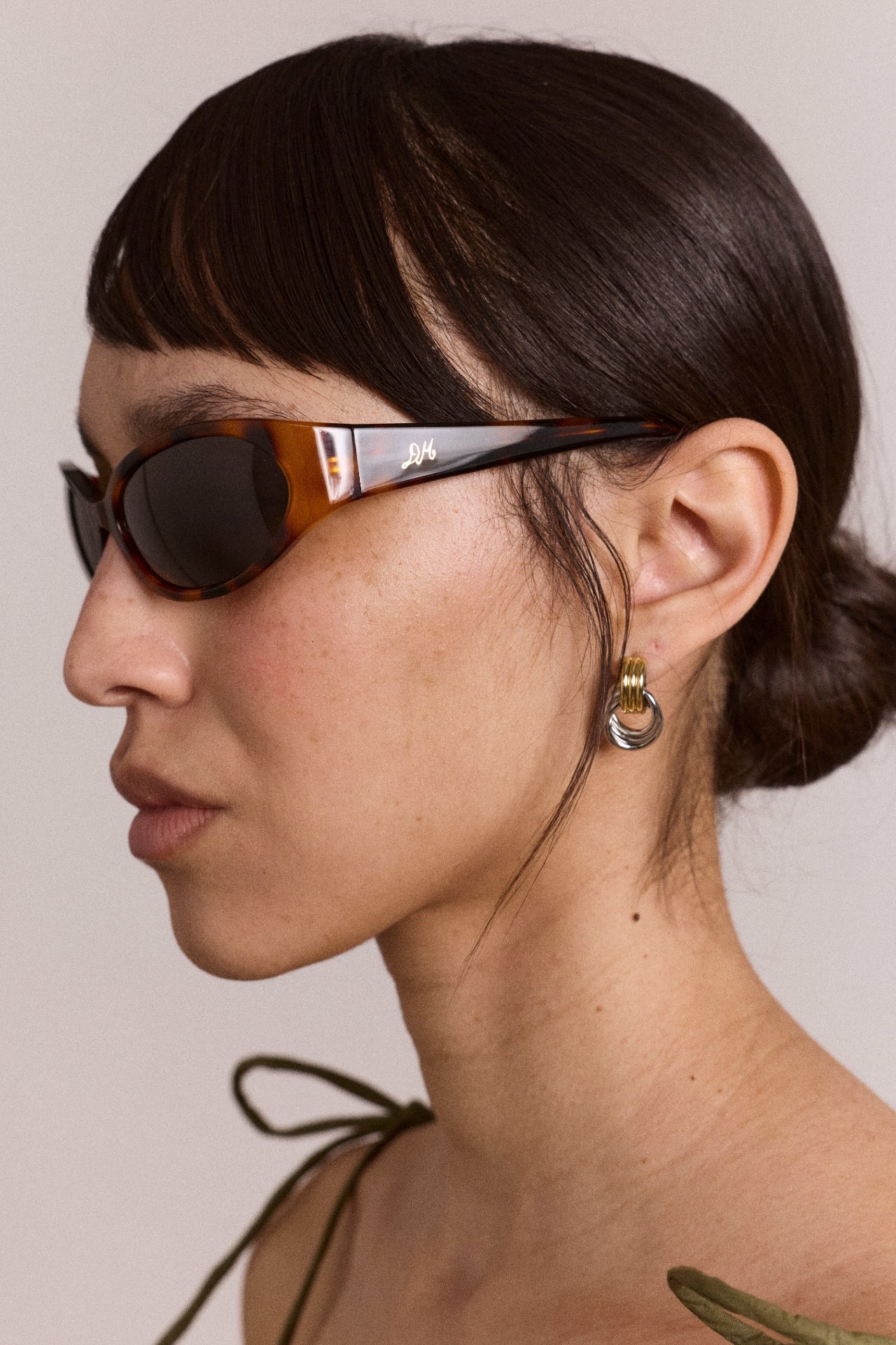 sporty wrap around sunglasses - tort