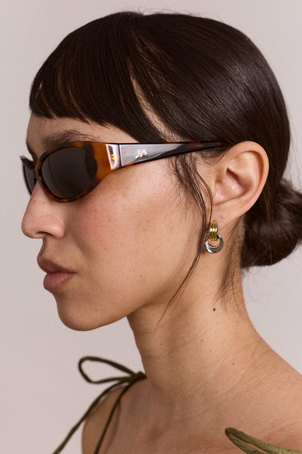 sporty wrap around sunglasses - tort
