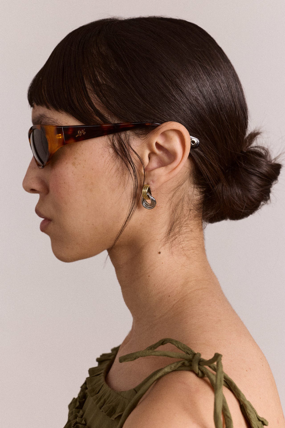 sporty wrap around sunglasses - tort