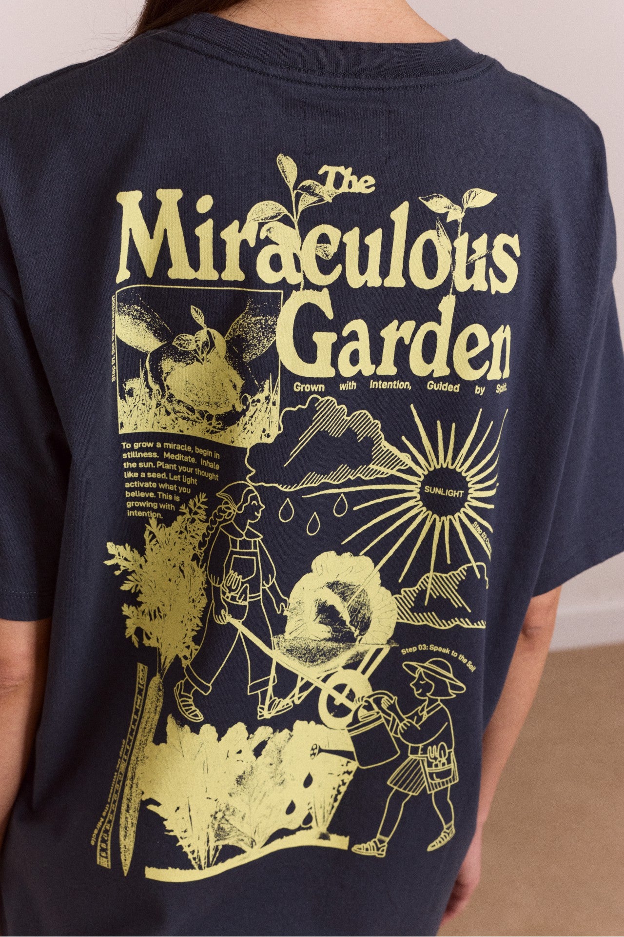 miraculous garden - navy t-shirt