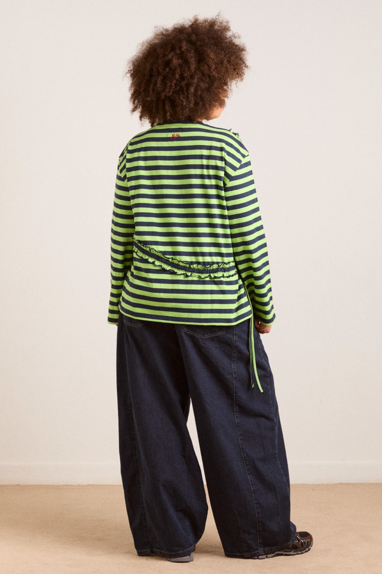 prudie ruffle tee - navy/lime