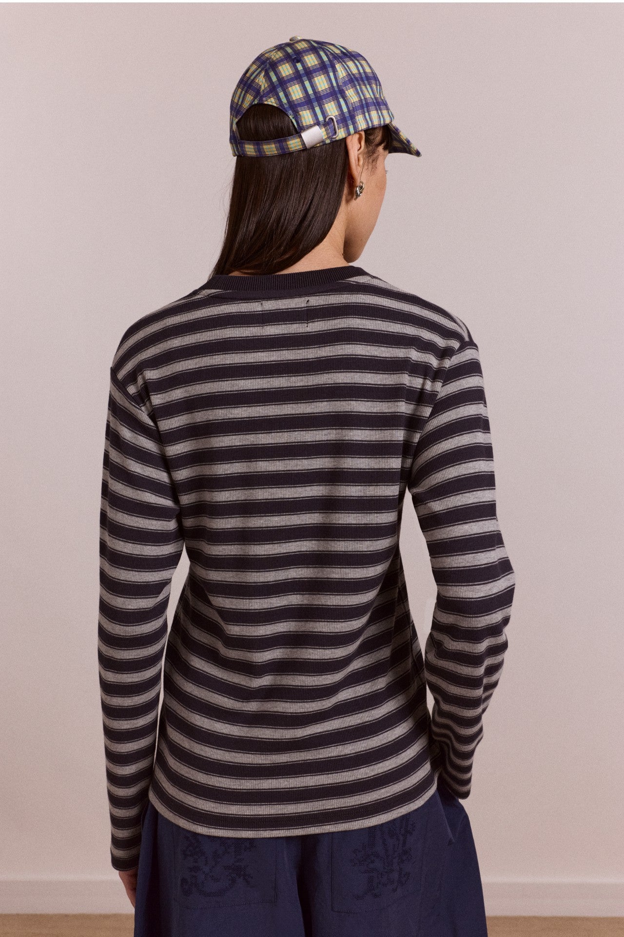 lilah fitted ls tee - grey marl stripe