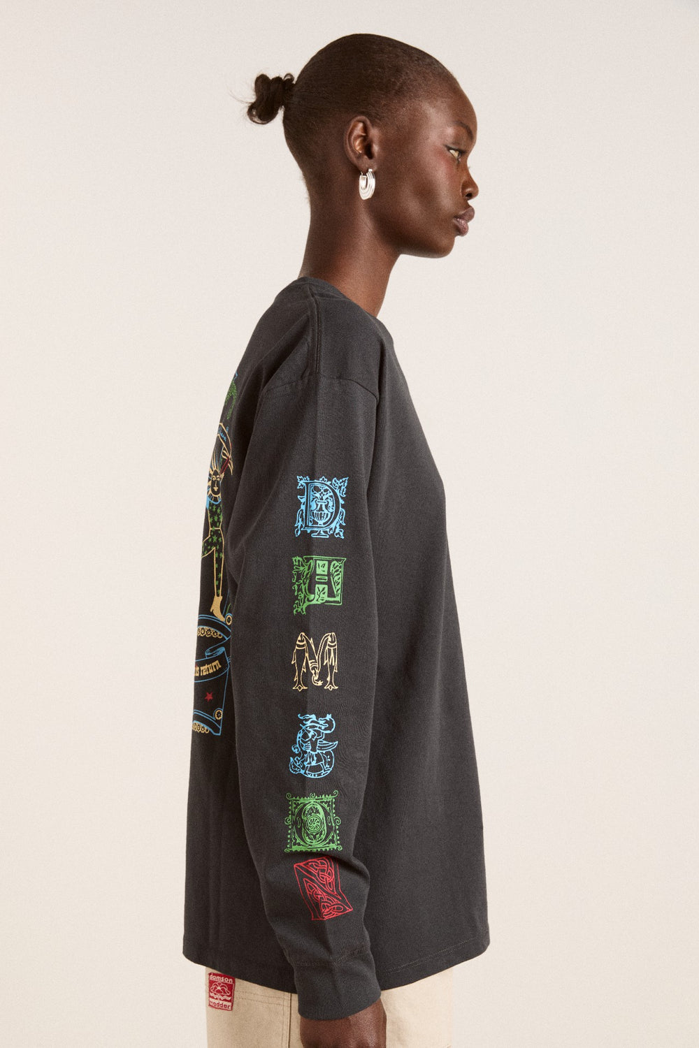 winter solstice long sleeve tee- charcoal